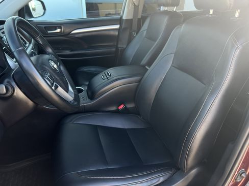 Used 2019 Toyota Highlander XLE image 9