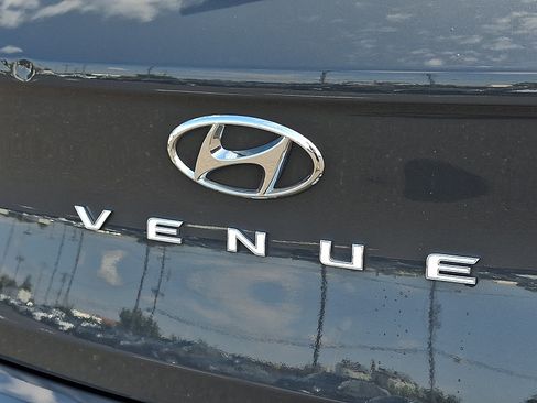 Certified 2024 Hyundai Venue SEL FWD image 30