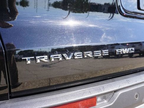 Used 2026 Chevrolet Traverse LT AWD/4WD image 7