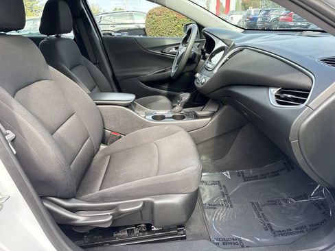Used 2022 Chevrolet Malibu LS image 24