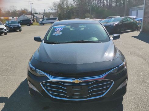 Used 2023 Chevrolet Malibu LT image 2