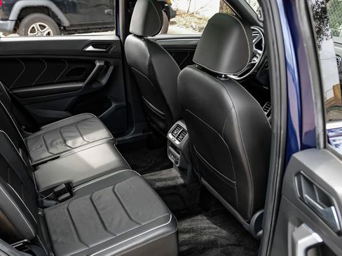 Used 2022 Volkswagen Tiguan SEL R-Line image 48