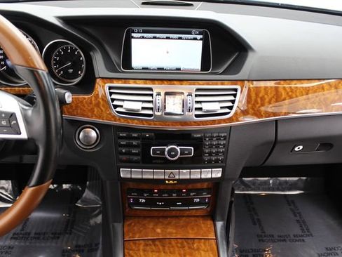 Used 2014 Mercedes-Benz E 350 4MATIC Sedan image 22