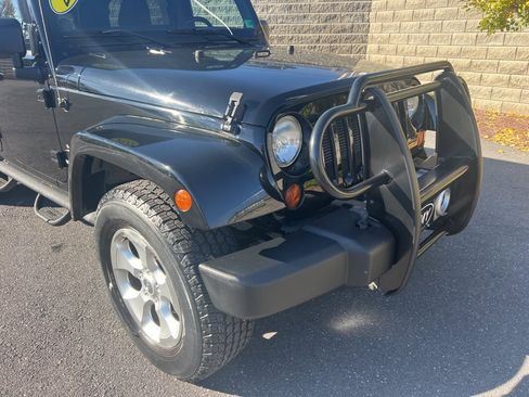 Used 2013 Jeep Wrangler Unlimited Sahara w/ Connectivity Group image 8