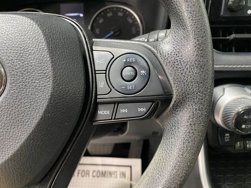 Used 2022 Toyota RAV4 XLE image 12