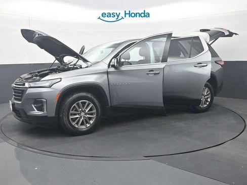 Used 2023 Chevrolet Traverse LT image 38