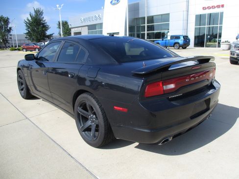 Used 2011 Dodge Charger R/T RWD image 3