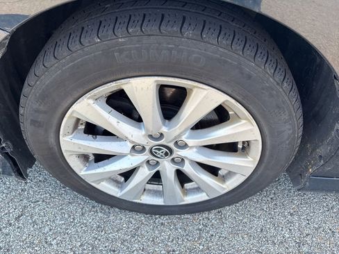 Used 2019 Toyota Camry LE FWD image 13