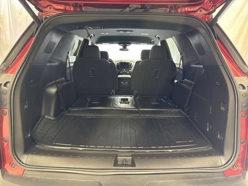 Used 2023 Chevrolet Traverse LT FWD image 26