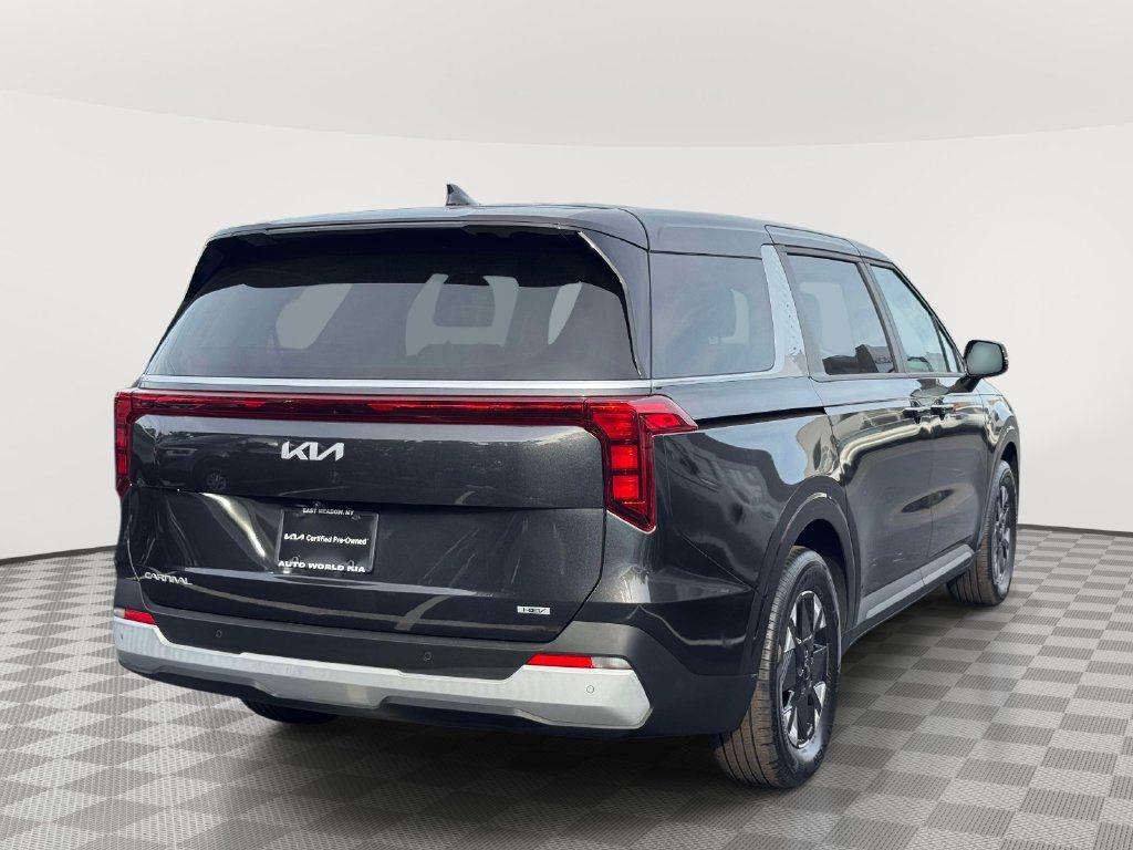 Used 2026 Kia Carnival LXS FWD image 6