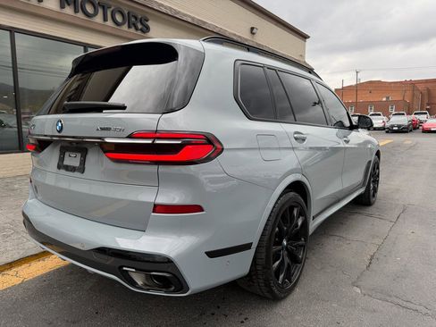 Used 2023 BMW X7 xDrive40i w/ Executive Package image 3