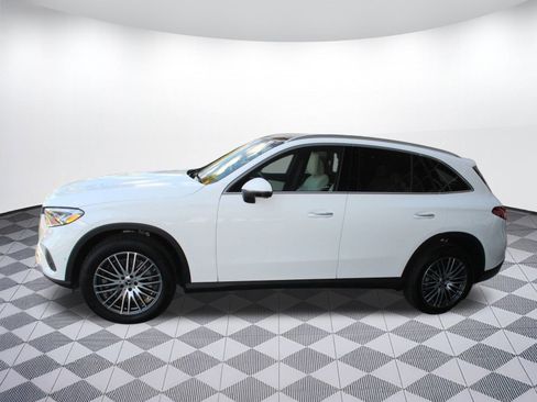 New 2026 Mercedes-Benz GLC 300 image 2