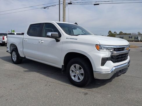 Used 2025 Chevrolet Silverado 1500 LT image 2