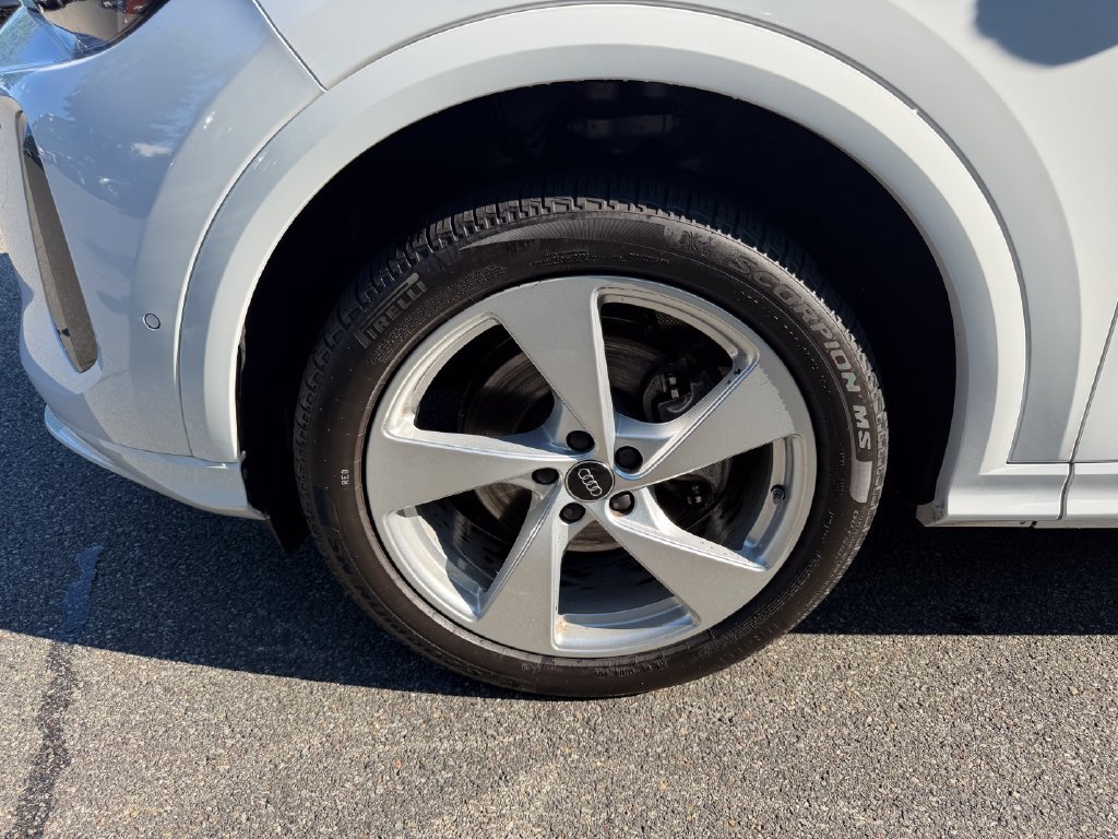 Used 2025 Audi Q5 Premium Plus w/ Premium Plus AWD/4WD image 10