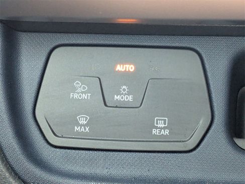 New 2025 Volkswagen ID. Buzz Pro S image 32