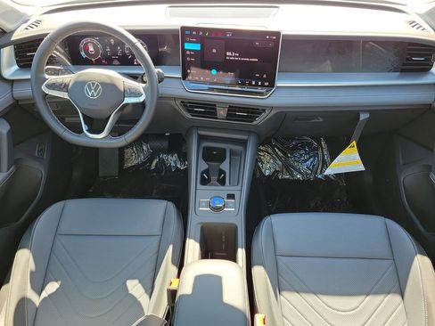 New 2026 Volkswagen Tiguan SE image 10