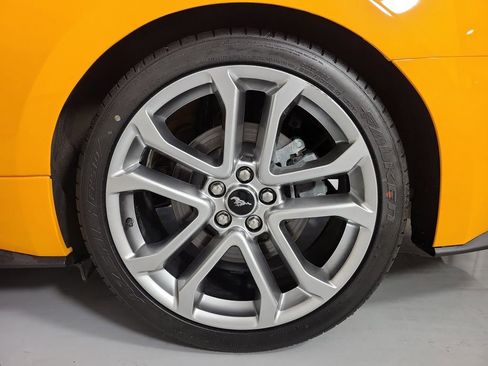 Used 2019 Ford Mustang GT Premium RWD image 7