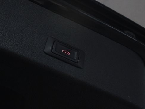 Used 2016 Audi A4 Premium Plus w/ Technology Package image 10