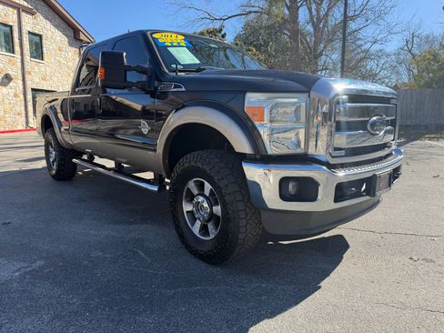Used 2014 Ford F250 Lariat w/ Lariat Ultimate Package image 3