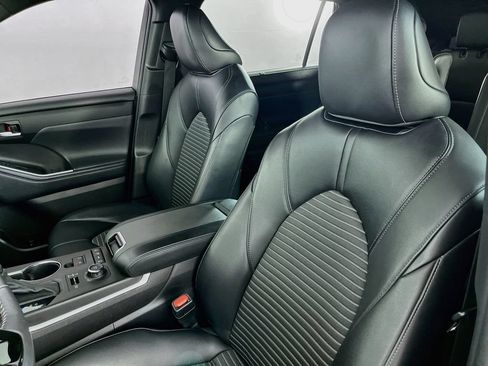 Used 2021 Toyota Highlander XSE AWD/4WD image 28