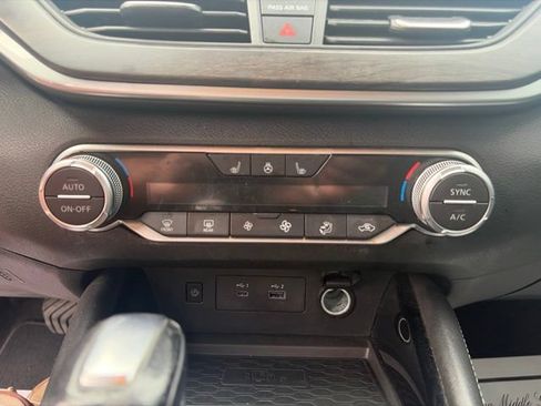 Used 2023 Nissan Altima 2.5 SL FWD image 24