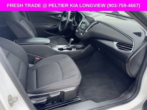 Used 2019 Chevrolet Malibu LT FWD image 9