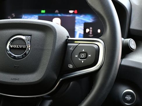 Used 2026 Volvo XC40 B5 Plus AWD/4WD image 23
