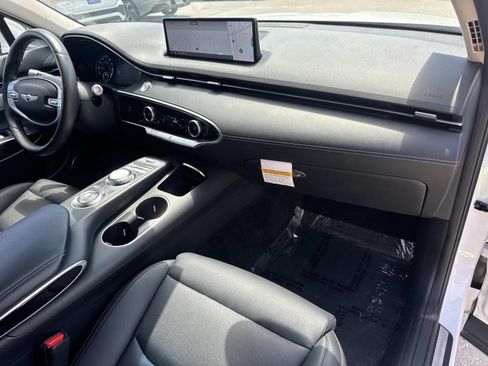 Used 2025 Genesis GV70 2.5T AWD/4WD image 9