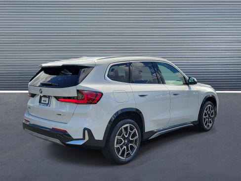 New 2026 BMW X1 xDrive28i w/ Technology Package AWD/4WD image 3