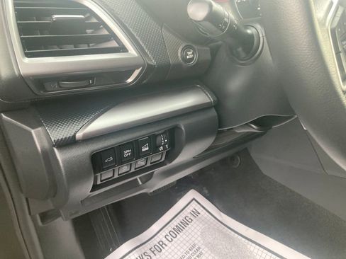 Used 2022 Subaru Forester Premium AWD/4WD image 17