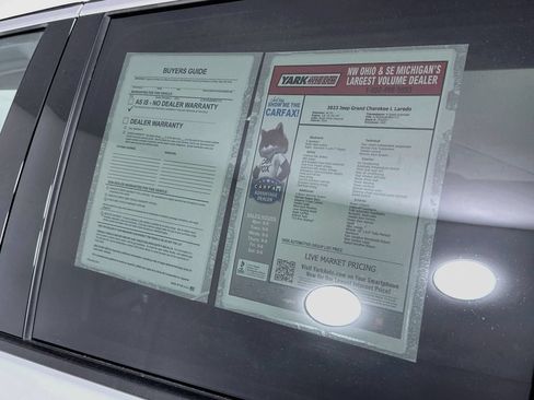 Used 2023 Jeep Grand Cherokee L Laredo w/ Luxury Tech Group I AWD/4WD image 15