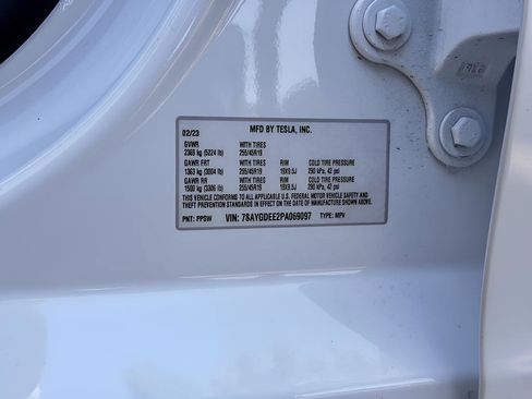 Used 2023 Tesla Model Y Long Range AWD/4WD image 24