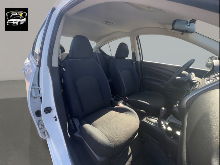 Used 2012 Nissan Versa SV FWD image 15