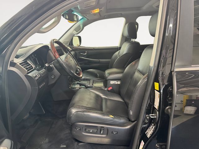 Used 2011 Lexus LX 570 4WD w/ Luxury Pkg image 7