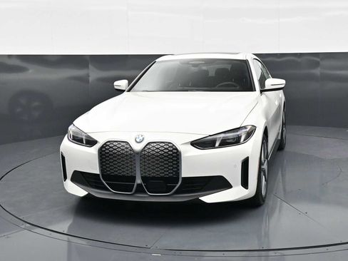 New 2026 BMW i4 eDrive40 w/ Premium Package RWD image 2