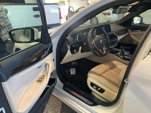 Used 2018 BMW 530i image 10
