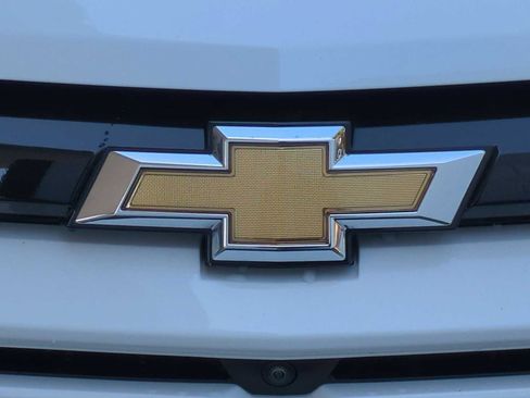 Used 2025 Chevrolet Blazer EV LT FWD image 8