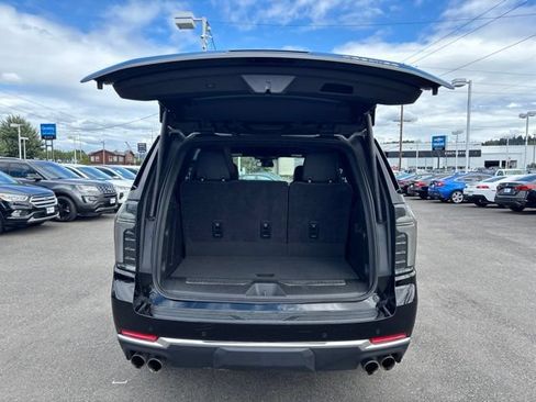 Used 2025 Chevrolet Tahoe Premier AWD/4WD image 34