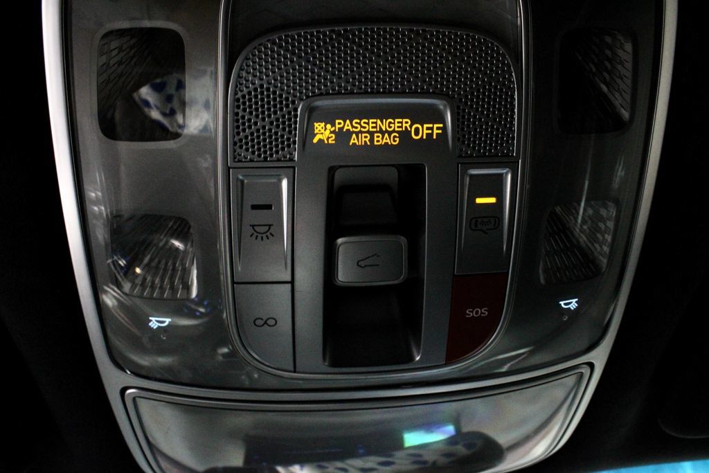 Used 2022 Genesis GV70 3.5T Sport w/ Sport Advanced Package AWD/4WD image 33