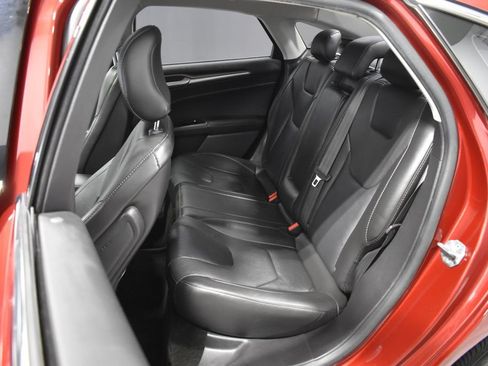 Used 2016 Ford Fusion Titanium FWD image 31