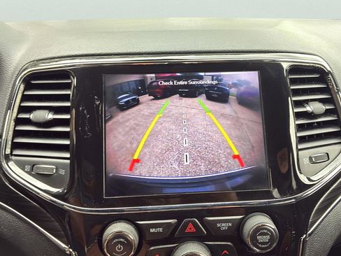 Used 2021 Jeep Grand Cherokee Limited RWD image 31