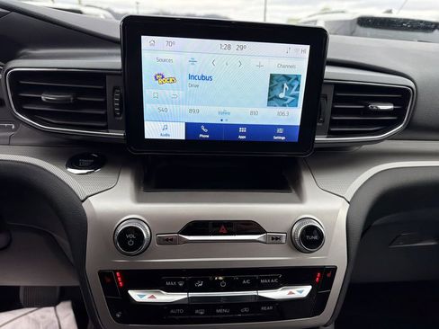 Used 2022 Ford Explorer XLT w/ Equipment Group 202A image 21