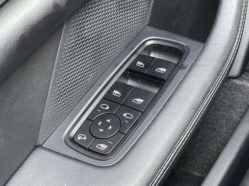 Certified 2025 Porsche Taycan AWD/4WD image 37