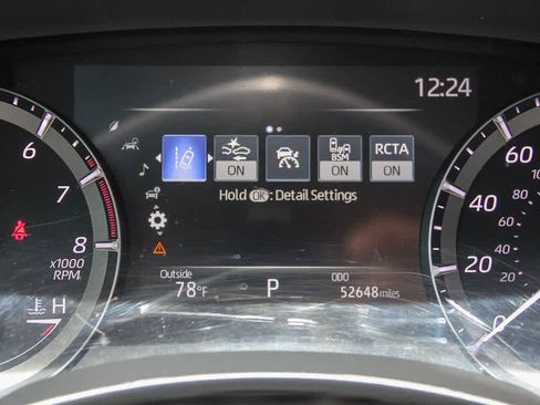 Used 2021 Toyota Highlander XLE AWD/4WD image 23