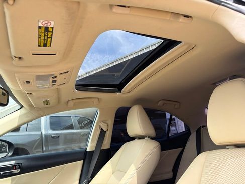 Used 2015 Lexus IS 250 RWD image 17