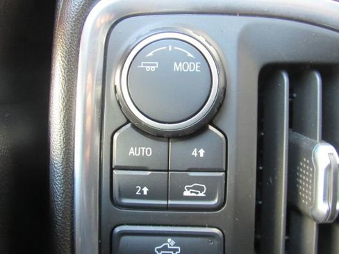 Used 2020 Chevrolet Silverado 1500 LT w/ Trailering Package image 32