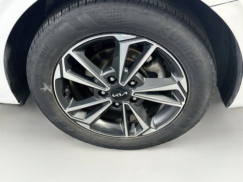 Used 2024 Kia Forte LXS image 11