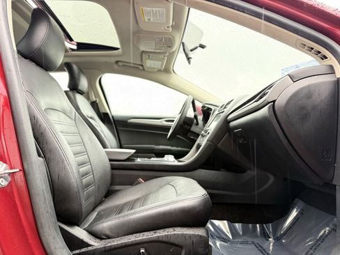 Used 2018 Ford Fusion SE image 24