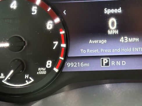 Used 2021 Nissan Titan PRO-4X w/ Pro-4x Convenience Package image 19