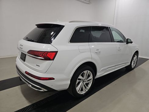 Used 2023 Audi Q7 2.0T Premium w/ Convenience Package AWD/4WD image 2